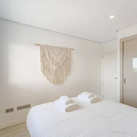 Apartament Ocean Garden Sunset View - Heated Pool *